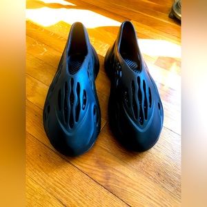 New Black Yeezy Foam Runners! 10